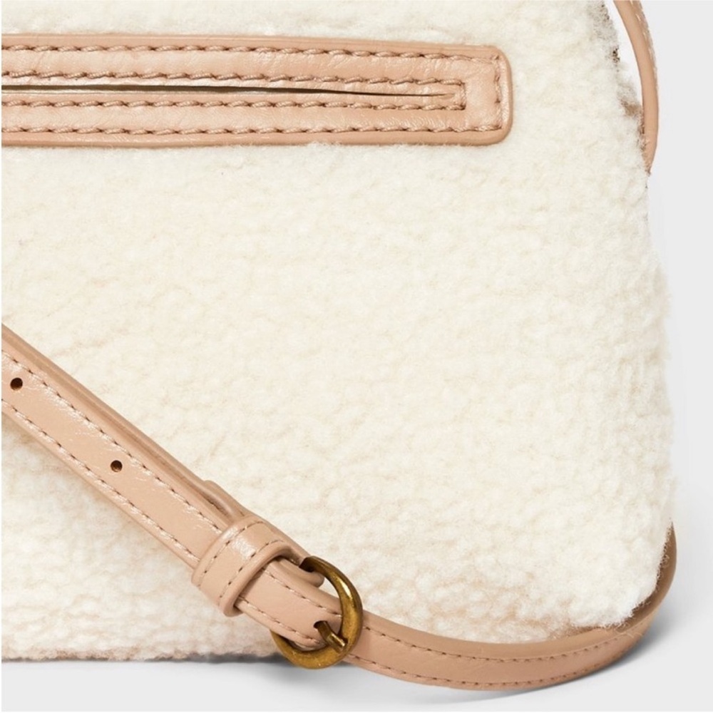 NWT Universal Thread Crossbody Bag Addison Cream Sherpa Tan Vegan Leather Zipup - Picture 5 of 16